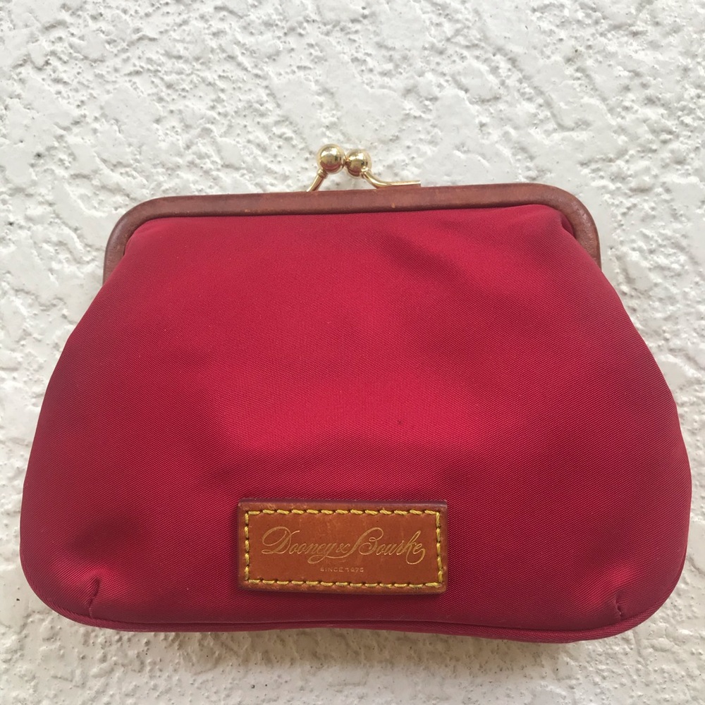 DOONEY & BURKE KISS LOCK CASE WALLET